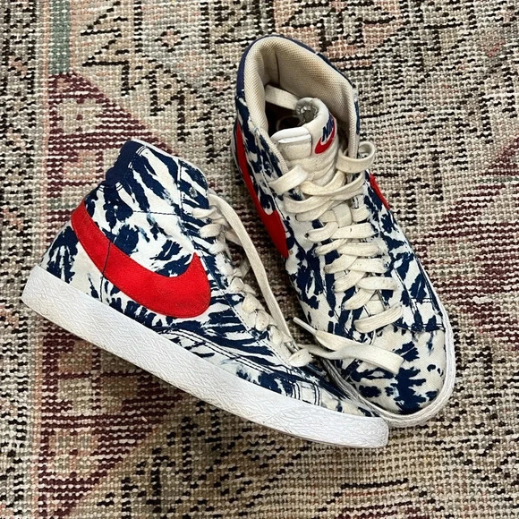 Nike 2020 Blazer Mid SE GS 'Tie Dye' Youth Shoe Red Blue Sneaker - Picture 5 of 13